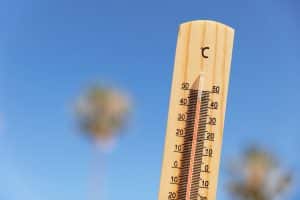 Termômetro marcando alta temperatura.